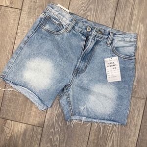 J.GALT high waisted light wash denim shorts - size medium - new with tag NWT